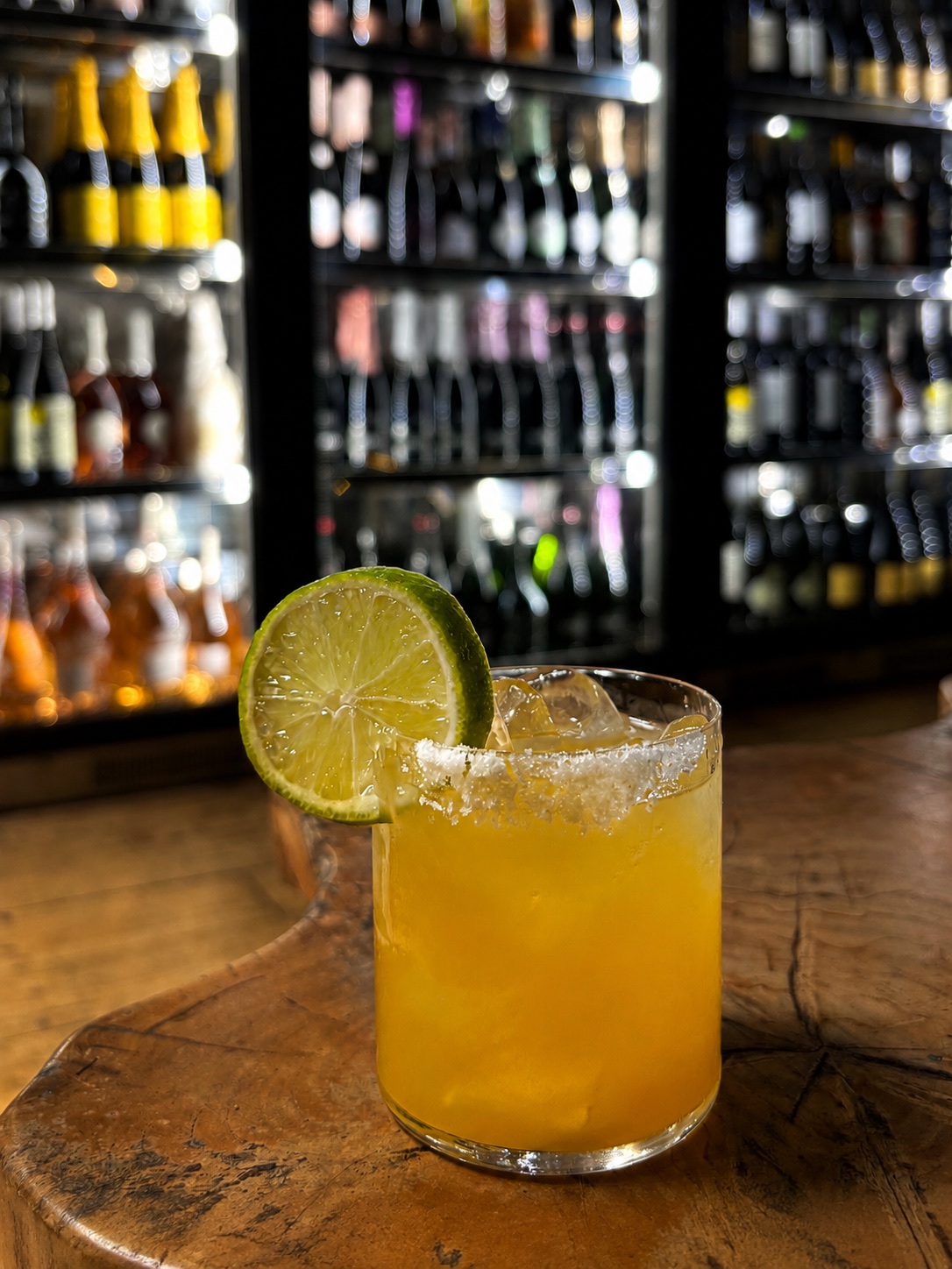 Cocktail al lime al bancone
